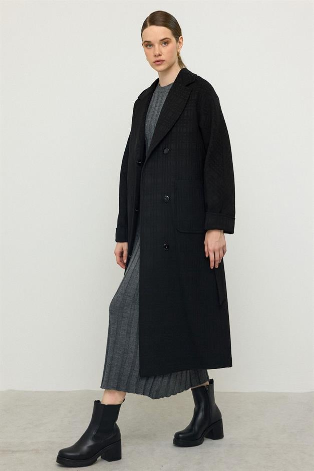 معطف كبير الحجم بتصميم ذاتي وطبعة محدودة مع جيب أسود 3140