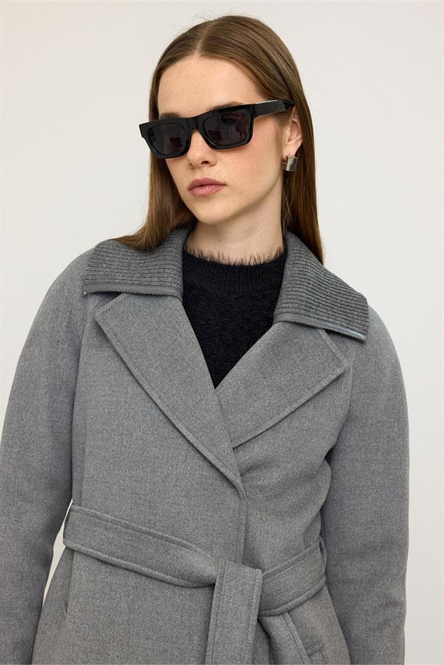 معطف كشمير محبوك بأكمام راجلان وياقة رمادي غامق 3099