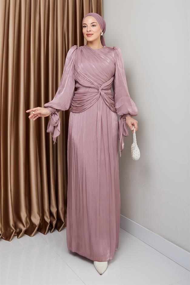 فستان سهرة حرير من يوريو للحجاب مع كشكشة وربطة عنق على شكل فتحة للذراع وَردَة 1224