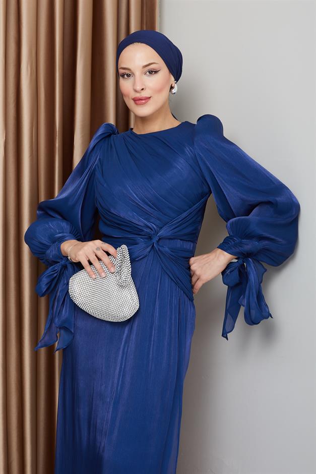 فستان سهرة حرير من يوريو للحجاب مع كشكشة وربطة عنق على شكل فتحة للذراع ك. نيلي 1224