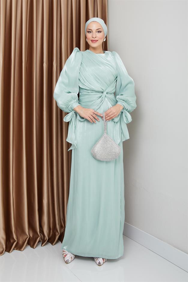 فستان سهرة حرير من يوريو للحجاب مع كشكشة وربطة عنق على شكل فتحة للذراع مثل 1224