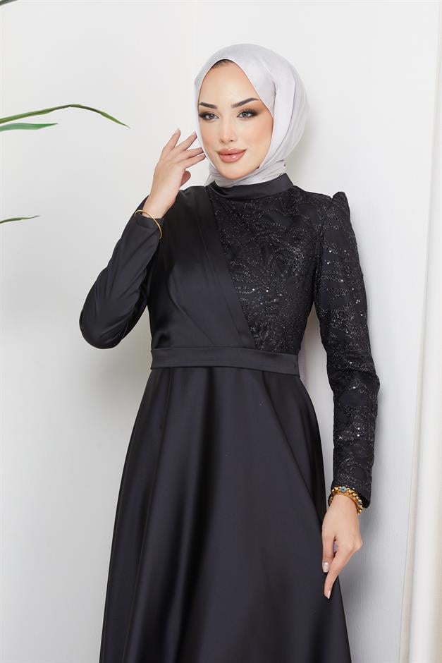 فستان سهرة ساتان مع تفاصيل الكشكشة والترتر أسود 1626