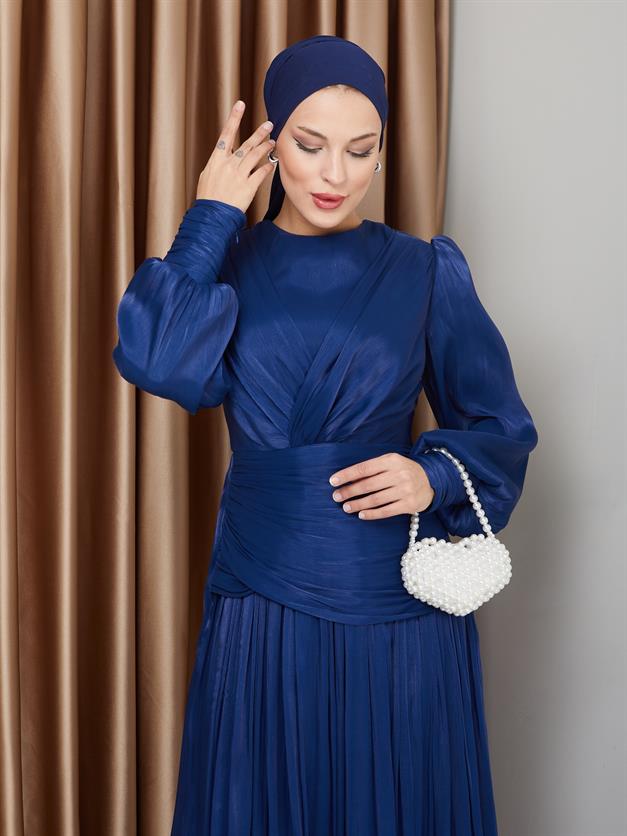 فستان سهرة شيفون كريستالي للحجاب مع تفاصيل الكشكشة والكسرات ك. نيلي 1230