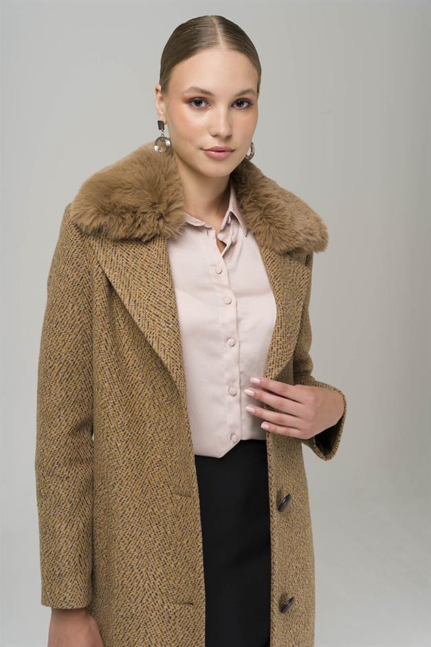 Yakası Çıkabilen Kürklü Balık Sırtı Desenli Manto KAMEL 3789-Y