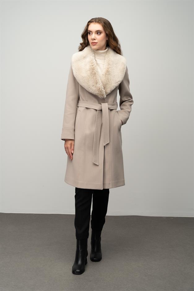 معطف فروي مع طوق قابل للإزالة وإغلاق سريع وحزام خصر حجر 3016