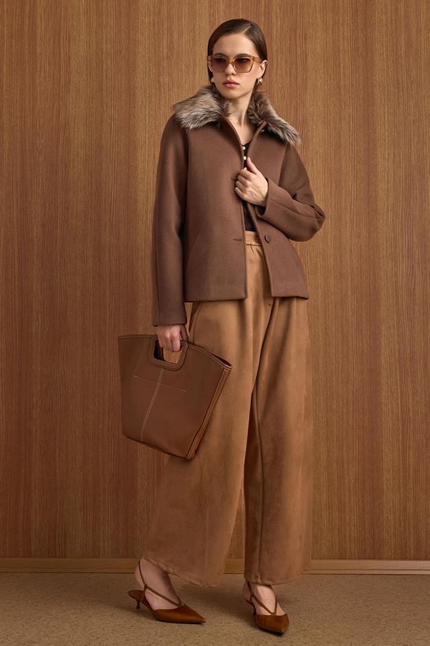 Yakası Çıkabilen Kürklü Kısa Kaban A.KAHVE 3158