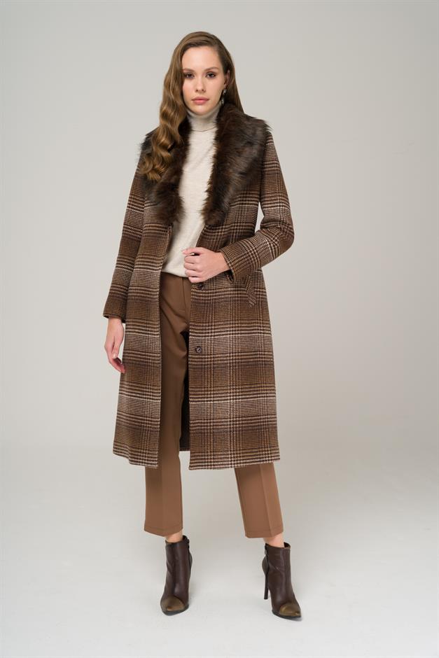 Mid-Length Plaid Coat with Detachable Fur Collar and Tie at the Waist COFFEE 3978