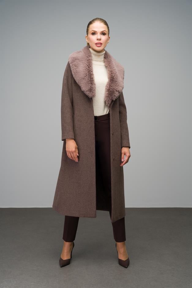 Mid-Length Coat with Detachable Fur Collar and Snap Closure LATTE 3066