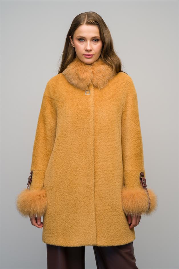 Short Coat with Detachable Fur Collar and Genuine Leather Details CAMEL 3072-TK