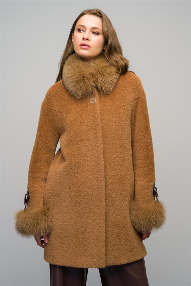 Short Coat with Detachable Fur Collar and Genuine Leather Details CAMEL 3072-TK