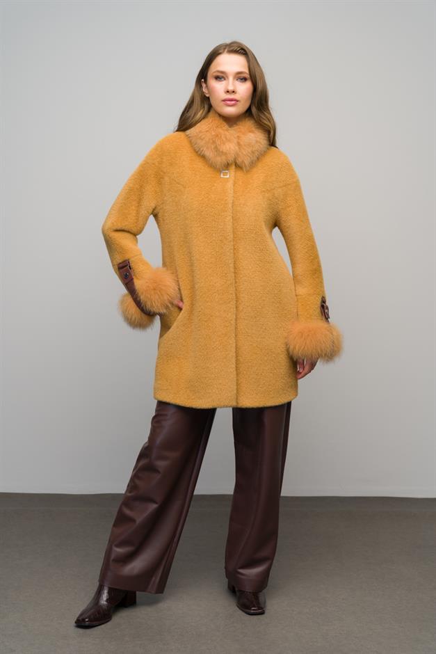 Short Coat with Detachable Fur Collar and Genuine Leather Details CAMEL 3072-TK