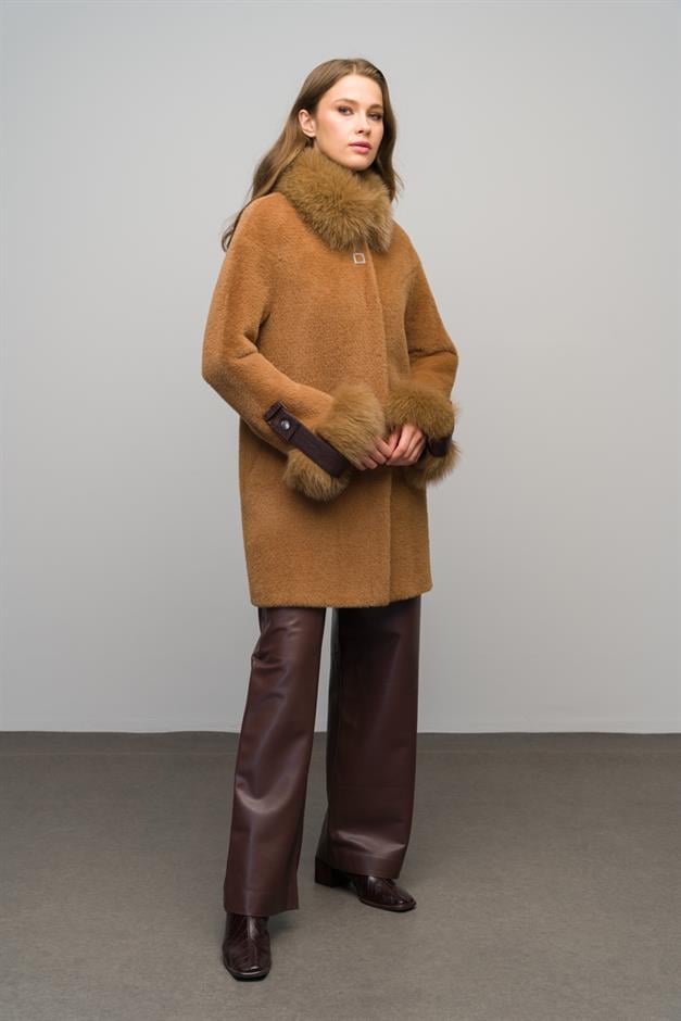 Short Coat with Detachable Fur Collar and Genuine Leather Details CAMEL 3072-TK