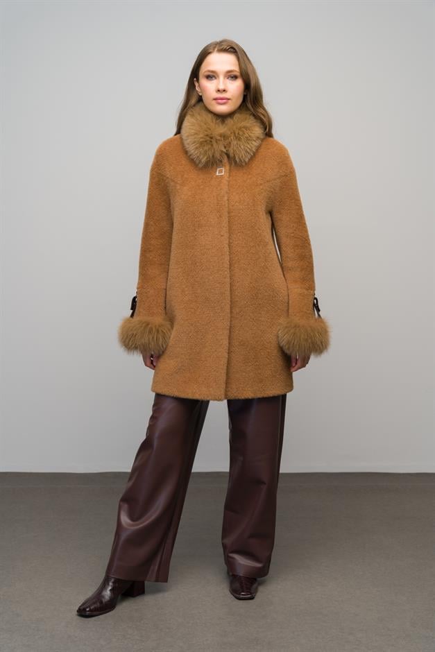 Short Coat with Detachable Fur Collar and Genuine Leather Details CAMEL 3072-TK