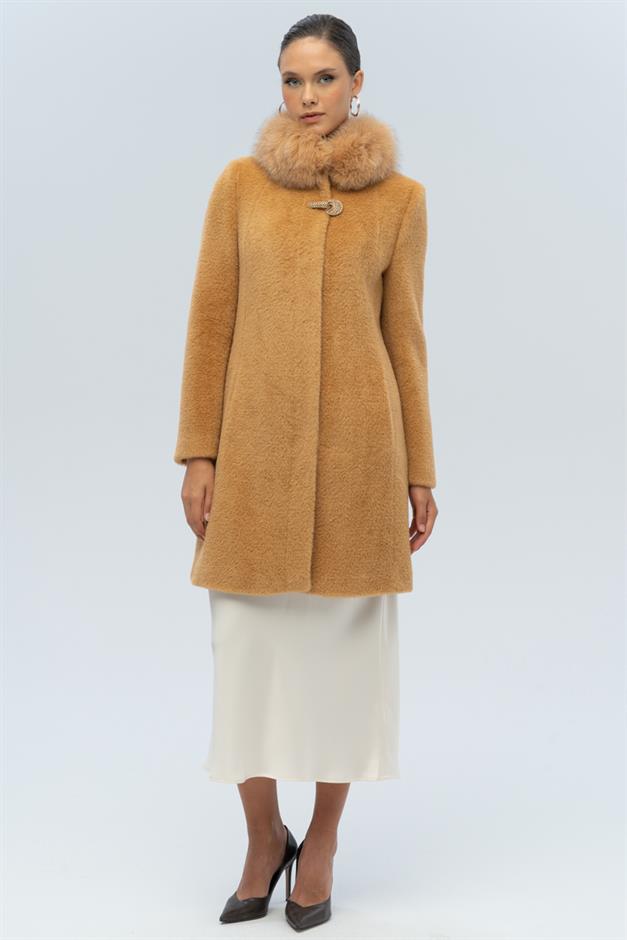 معطف فاخر من القطيفة مع طوق فرو قابل للإزالة وتفاصيل كبس خاصة كامل 3121-TK