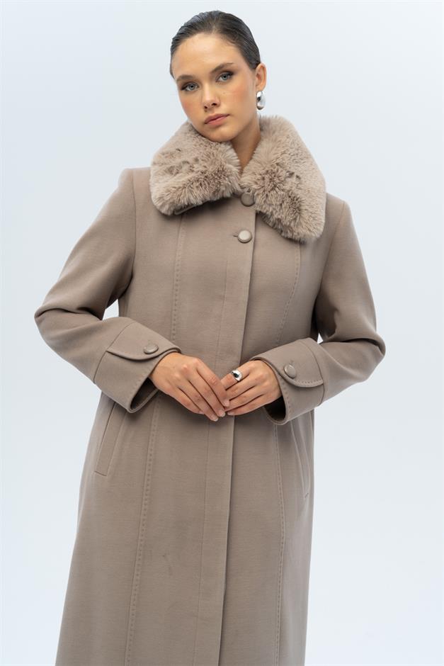 Large Size Coat with Detachable Fur Collar and Point Detail VIZON 3143
