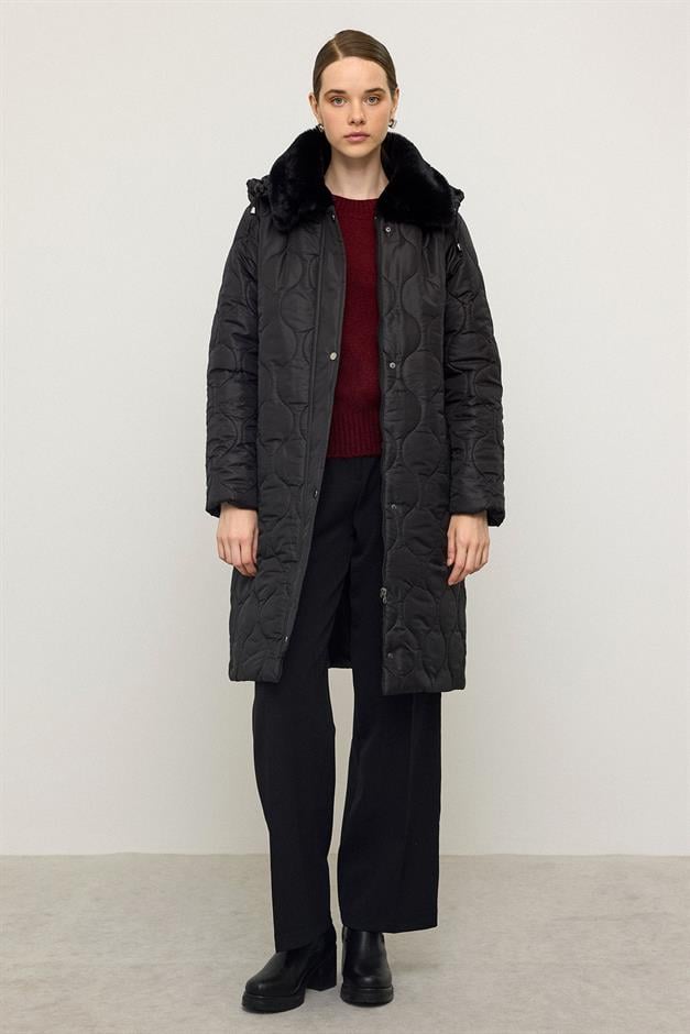 معطف مبطن بغطاء رأس قابل للفصل وسحاب للإغلاق وياقة من الفرو أسود 6784