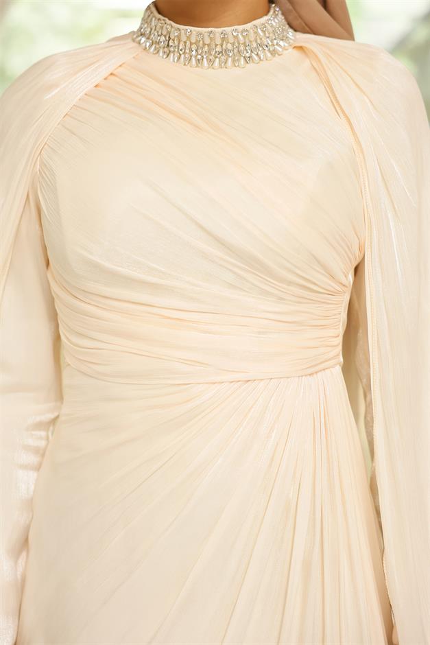 Yakası Taşlı Pelerin Detaylı Yoryo İpek Tesettür Abiye Elbise KREM 1247