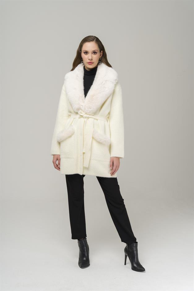 Low-Sleeve, Unlined Wool Coat with Fur Detail on Collar and Pocket, Belted Waist WHITE 3972