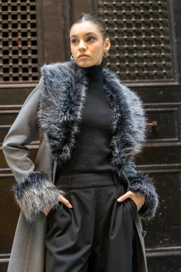 Mid-Length Coat with Detachable Fur Collar and Sleeves and Button Closure GREY 3905