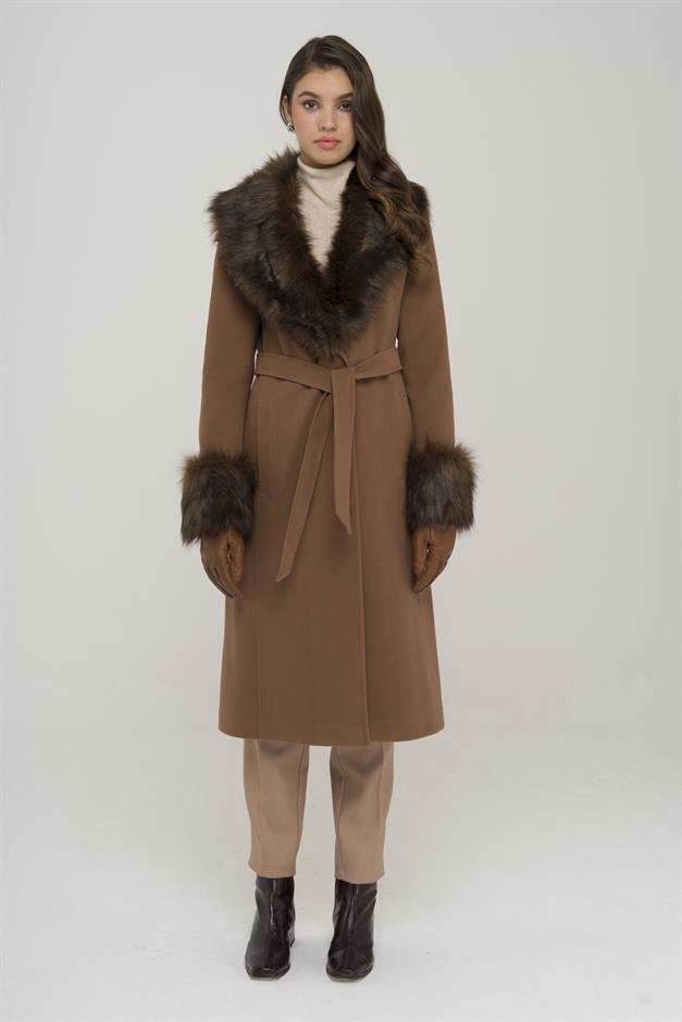 Mid-Length Coat with Detachable Fur Collar and Sleeves and Button Closure CAMEL 3905