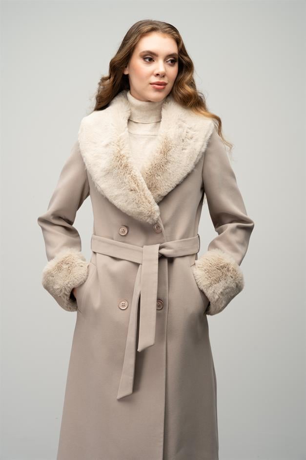 معطف متوسط الطول مبطن بالفرو، مزدوج الصدر، مع ياقة وأكمام قابلة للفصل حجر 3043