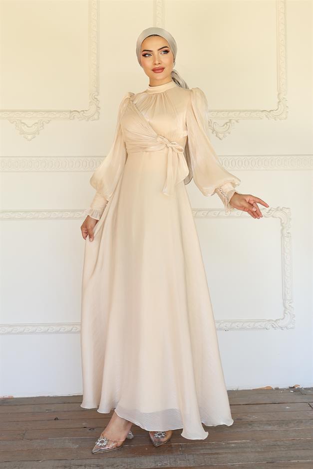 فستان سهرة حرير من يوريو مع تفاصيل رباط جانبي كريم 1241