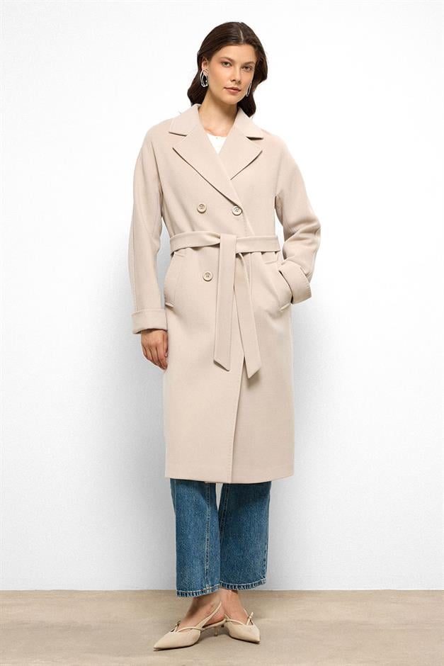 معطف من الكشمير بأكمام خفاش وتفاصيل غرزة منقطة بيج فاتح 3101