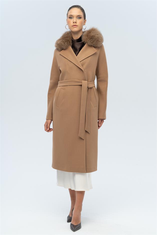 معطف من الكشمير مع ياقة خفاش قابلة للفصل وتفاصيل غرزة بونتو من الفرو كامل 3120-TK