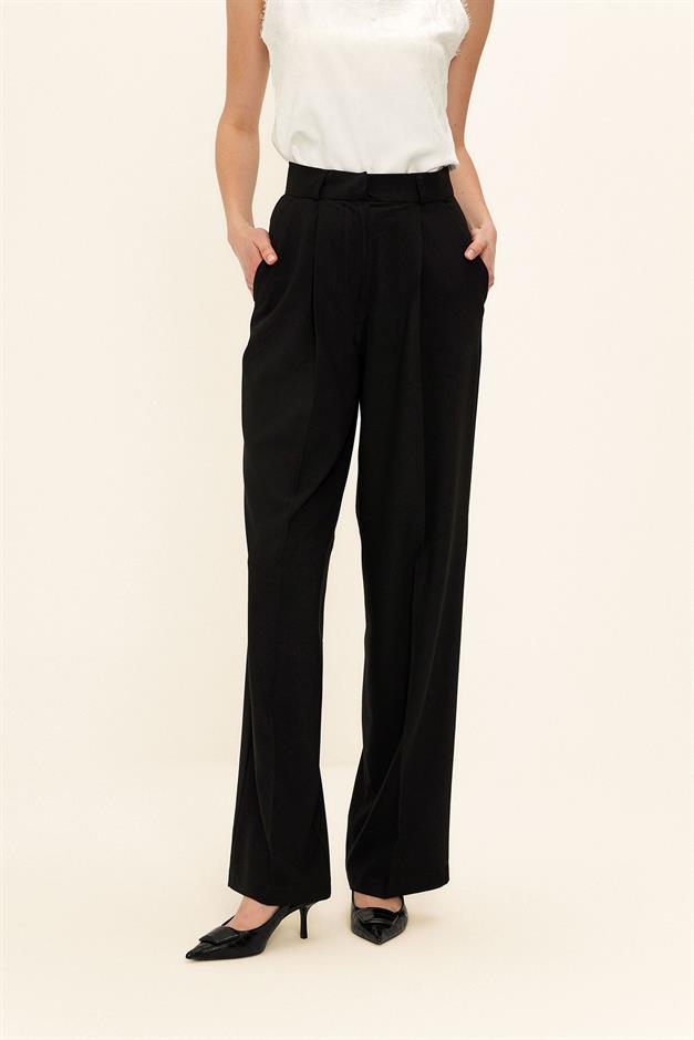 بنطلون بالازو مطوي بخصر مرتفع أسود 7582