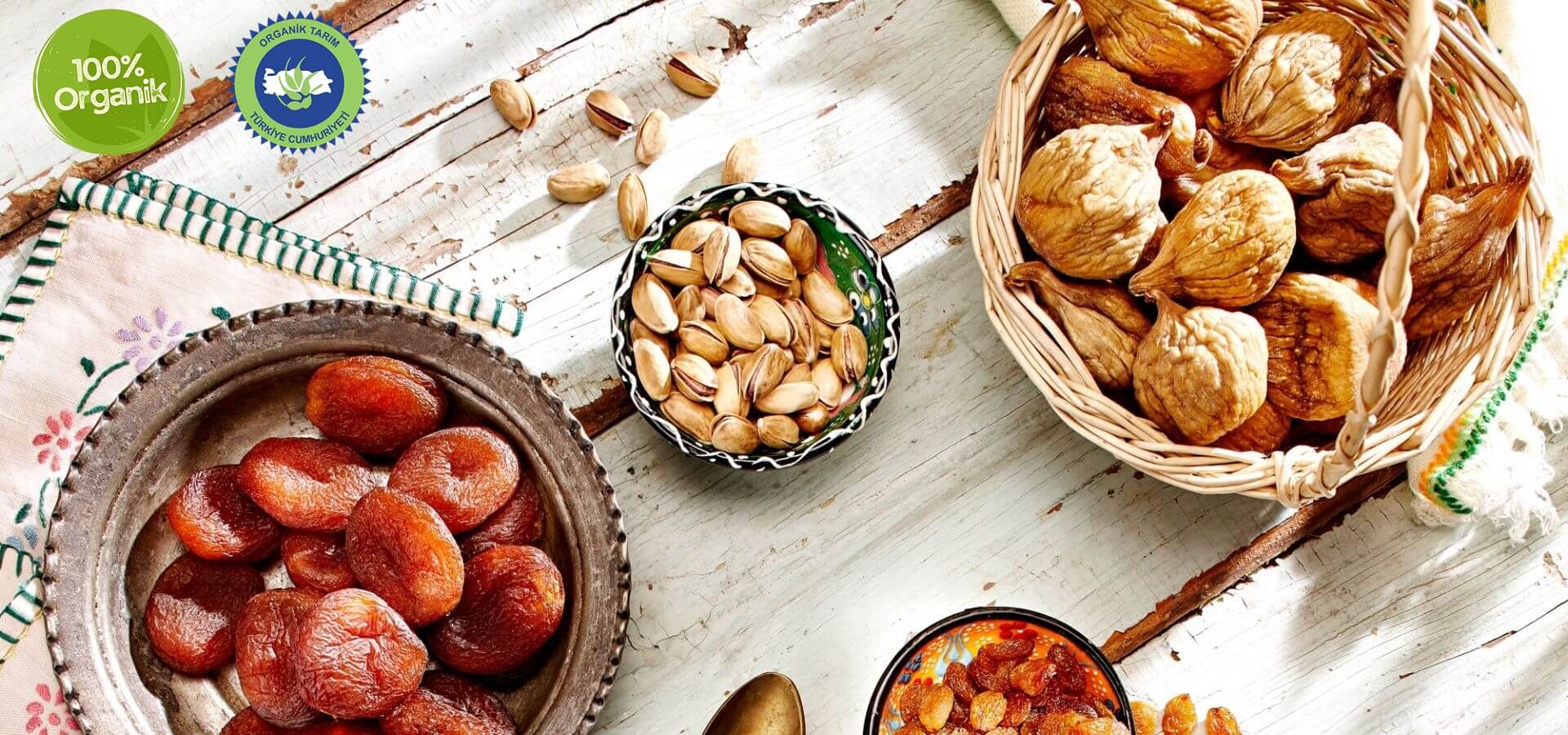 Organik Kuru Meyveler ve Organik Kuruyemişler