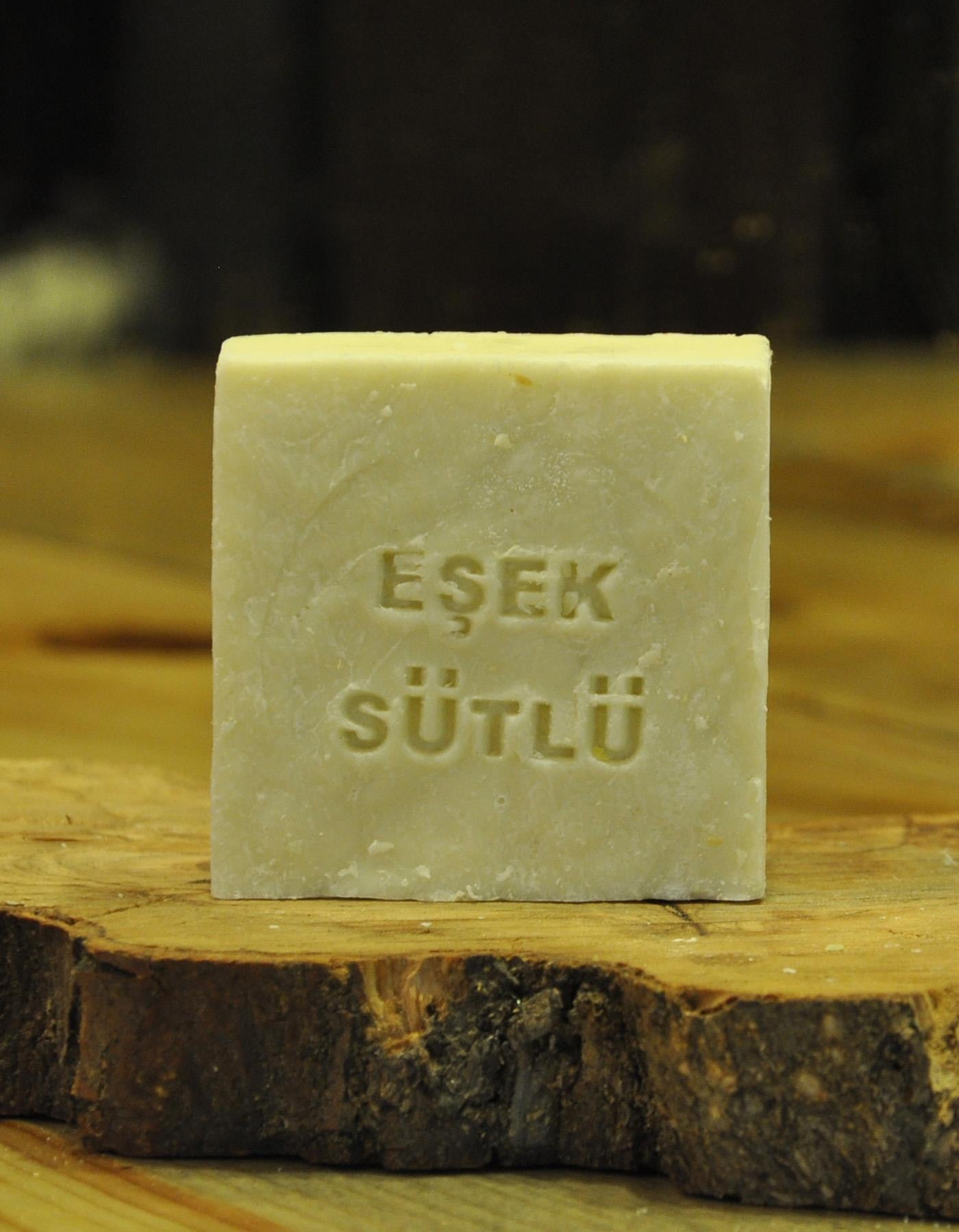 {KARAKOVAN PETEK BALI}