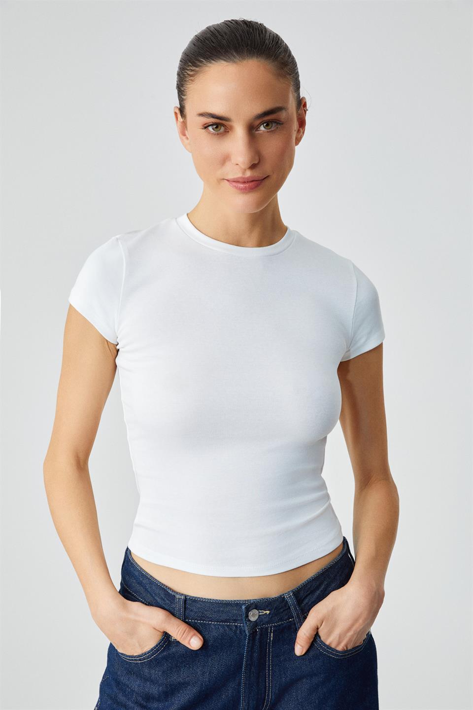 HOPEWELL Kadın Yuvarlak Yaka Örme Slim Fit Beyaz T-Shirt