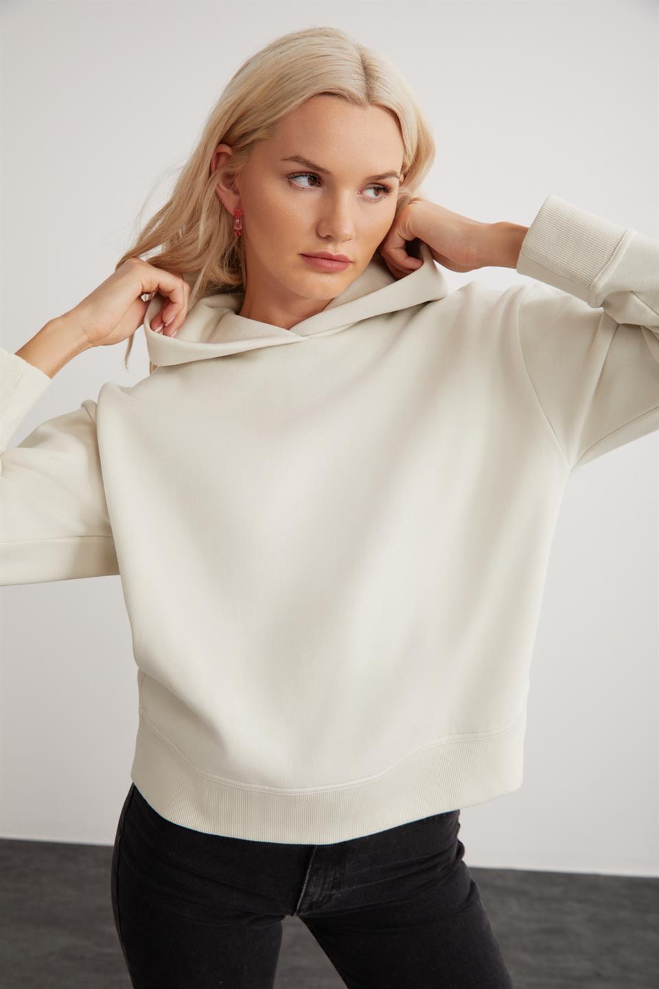 KEMBERLY Basic Relaxed Beyaz Tekli Sweatshirt