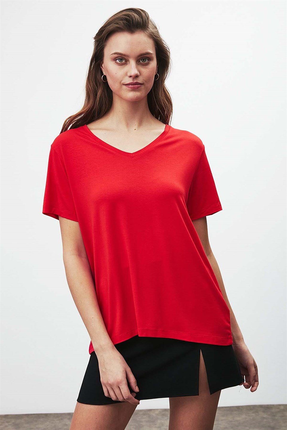 Kadın Düz Renk Tişört kategorisindeki giyim modelleri Grimelange'da!