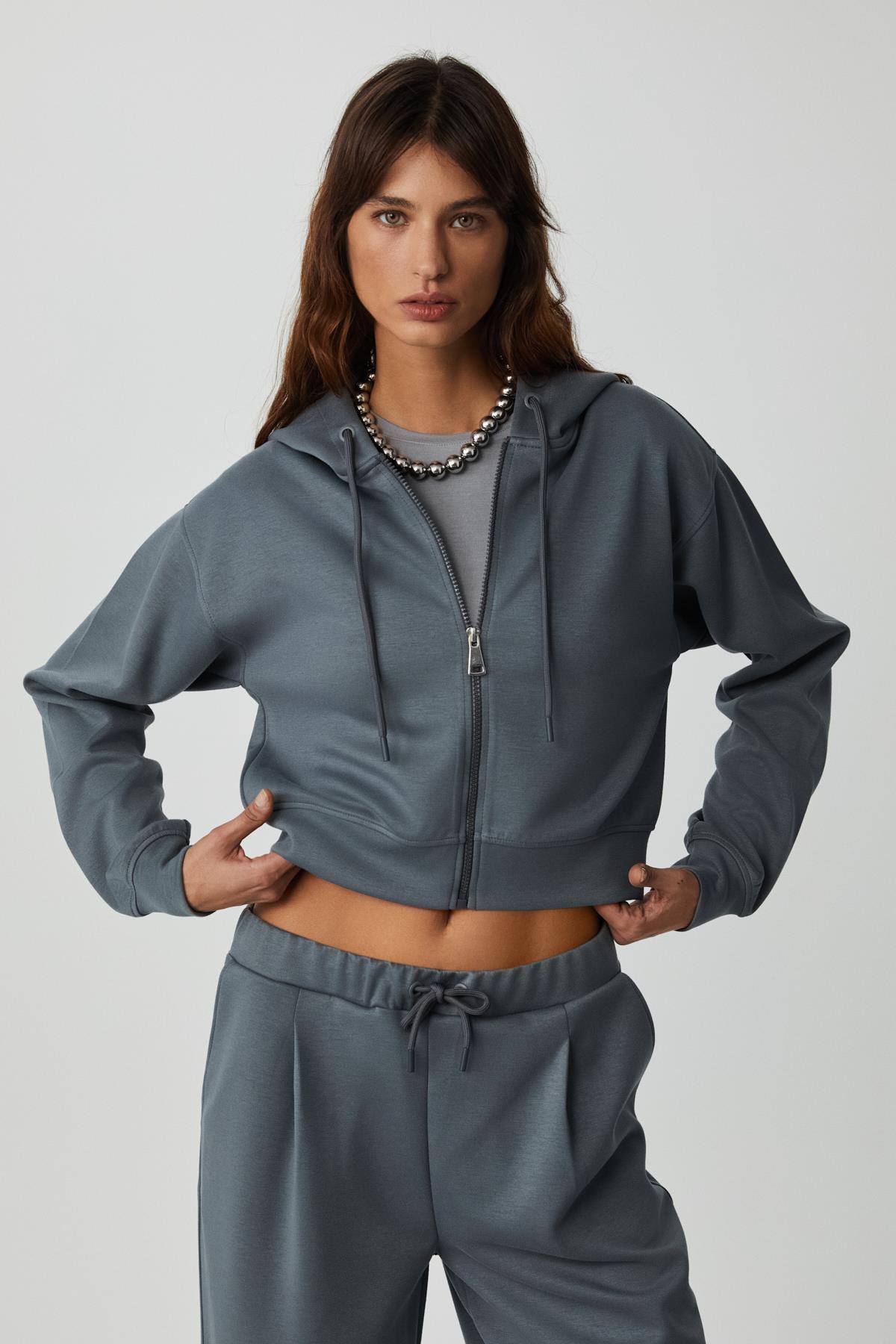 JILL Kadın Relaxed Fit Rahat Kalıp Kapüşonlu Fermuarlı Örme Crop