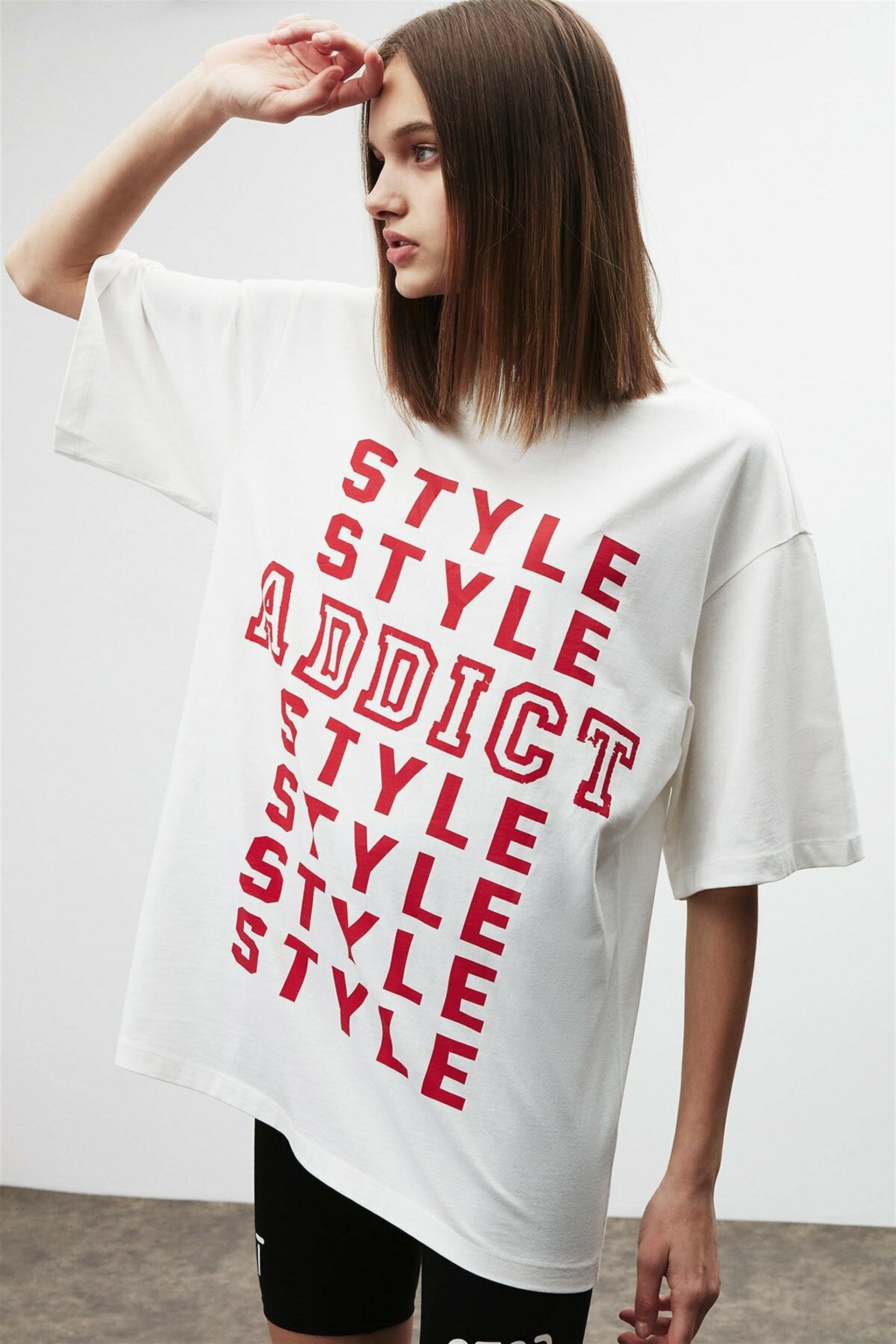 MAYBE Kadın Yazı Kalıp Baskılı Oversize Fit %100 Organik Pamuklu Bisiklet Yaka Beyaz T-Shirt