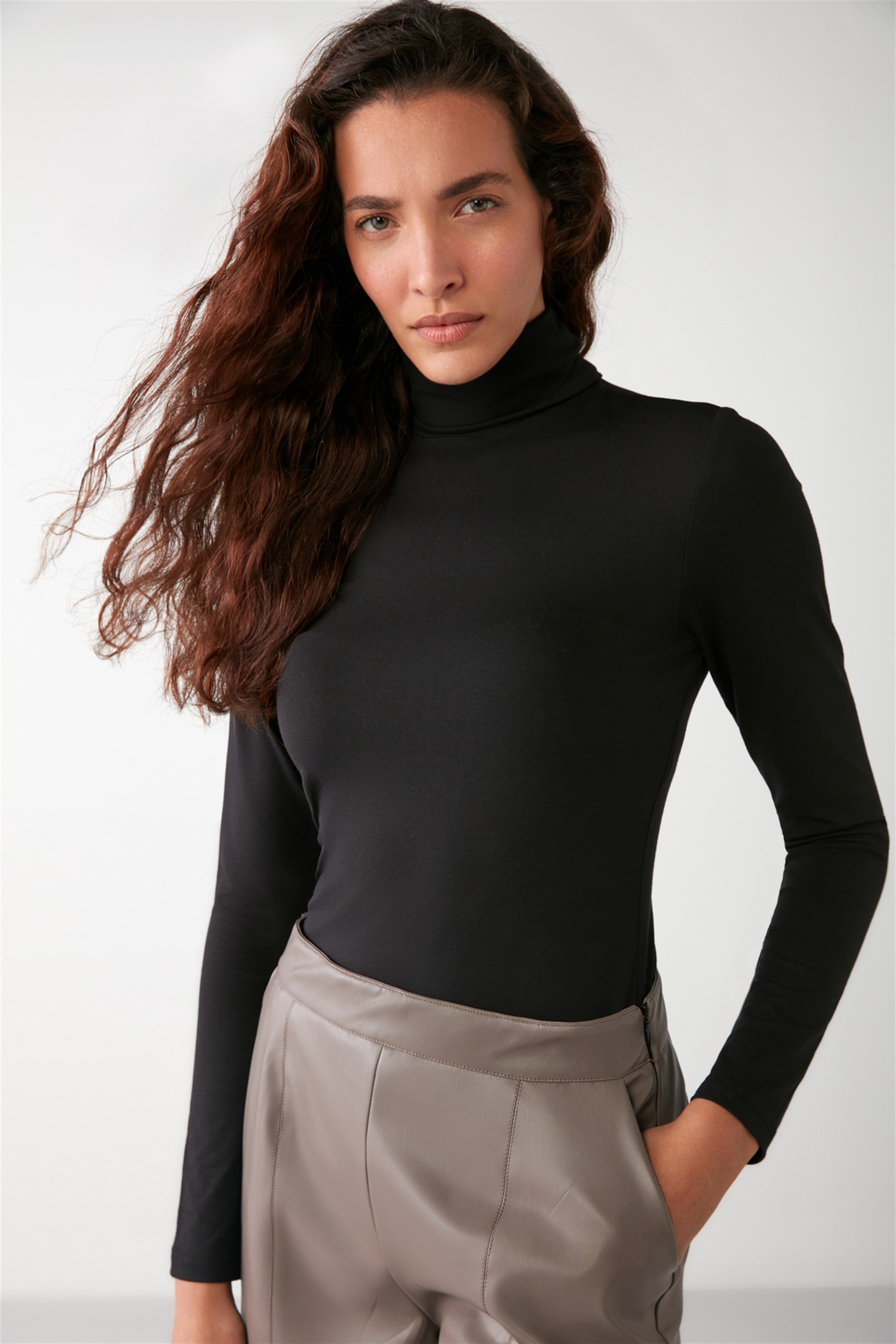 MISHA Örme Slim Fit Siyah Bluz | Grimelange