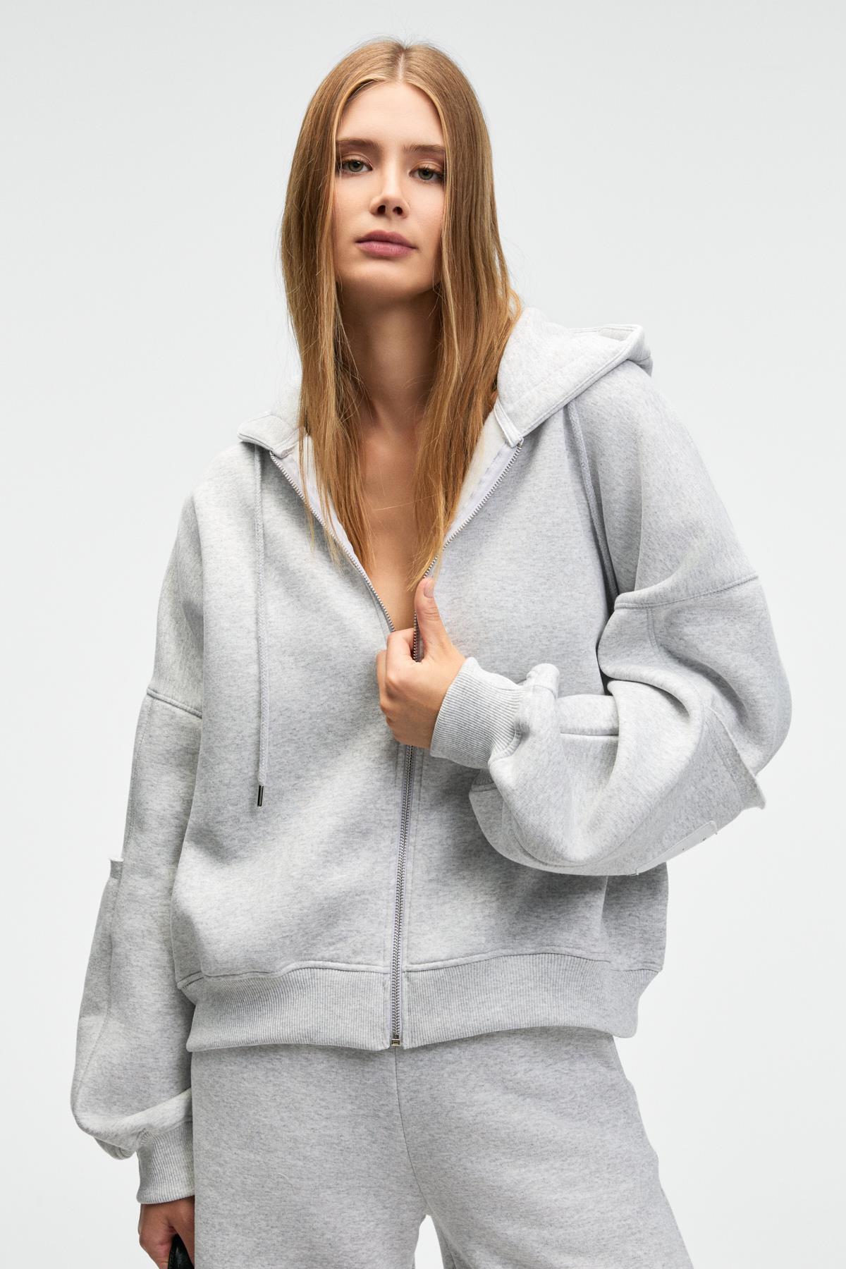 ANDWANG AND one shoulder bijou sweat グレー VIVIENNE Kadın Metal Fermuarlı Kapüşonlu Kolda Süs Etiket Ve Cep