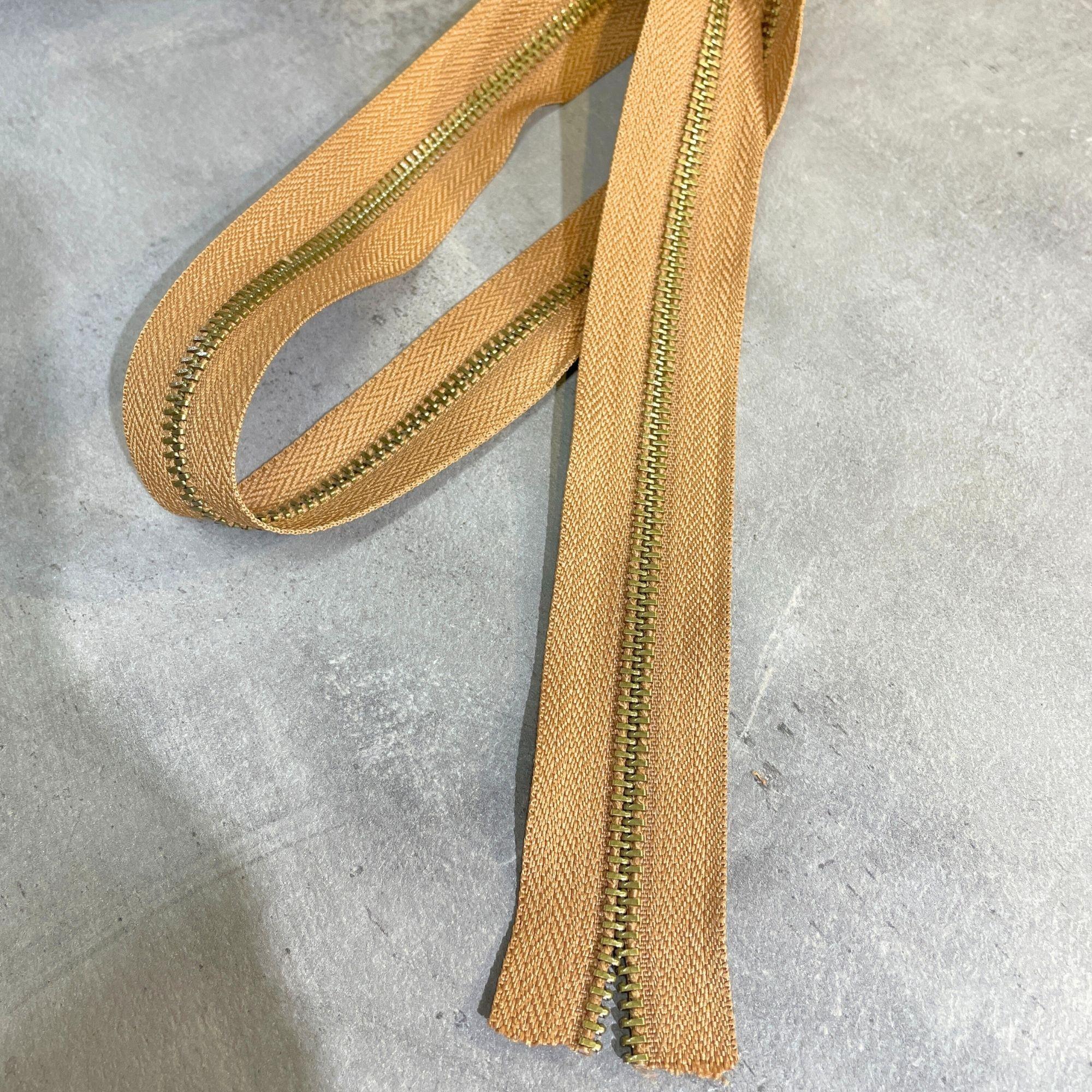 Metal Diş Taba Fermuar Tip 5 – 1 Metre Dayanıklı Fermuar
