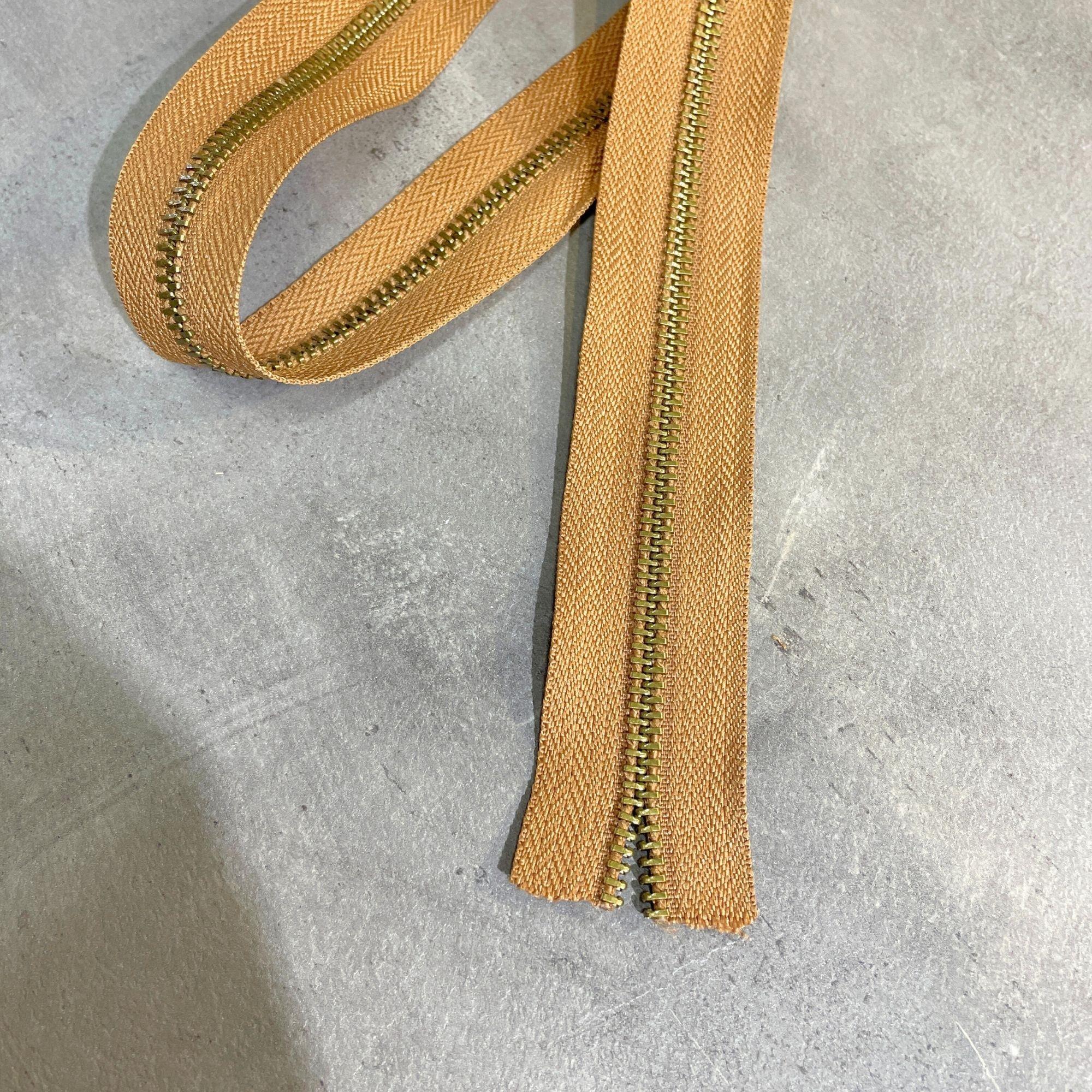 Metal Diş Taba Fermuar Tip 5 – 1 Metre Dayanıklı Fermuar