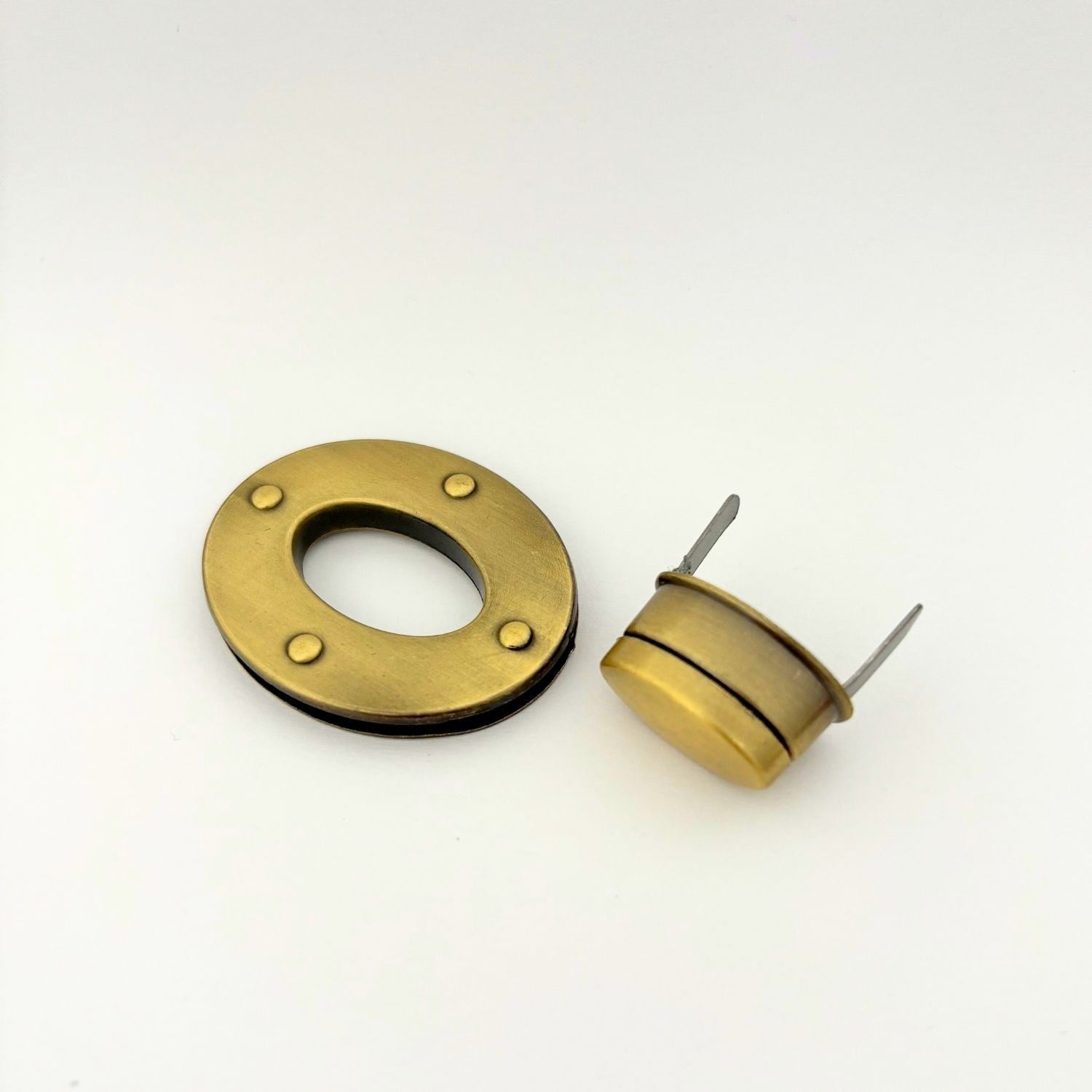 Oval Antik Puantiyeli Metal Çanta Kilidi 34x41mm, Çanta Aksesuarı 1 Adet