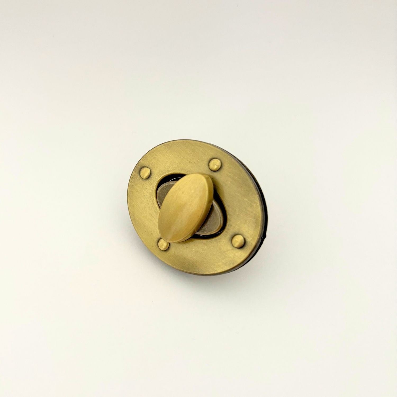 Oval Antik Puantiyeli Metal Çanta Kilidi 34x41mm, Çanta Aksesuarı 1 Adet