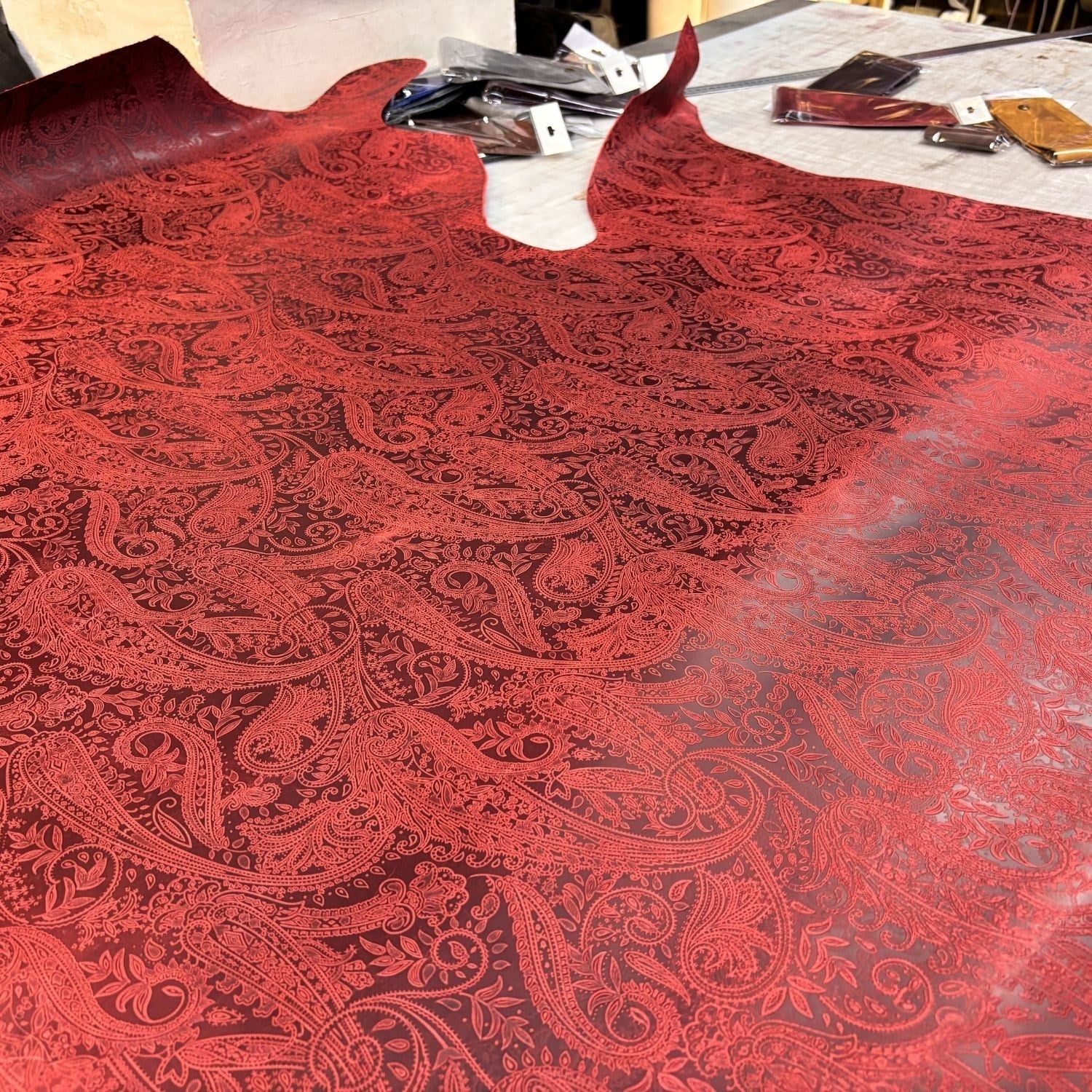 Şal Baskı Desenli Crazy Deri Kırmızı-1.6 mm, Deri Hobi Uğraşı İçin Hakiki Parça Deri