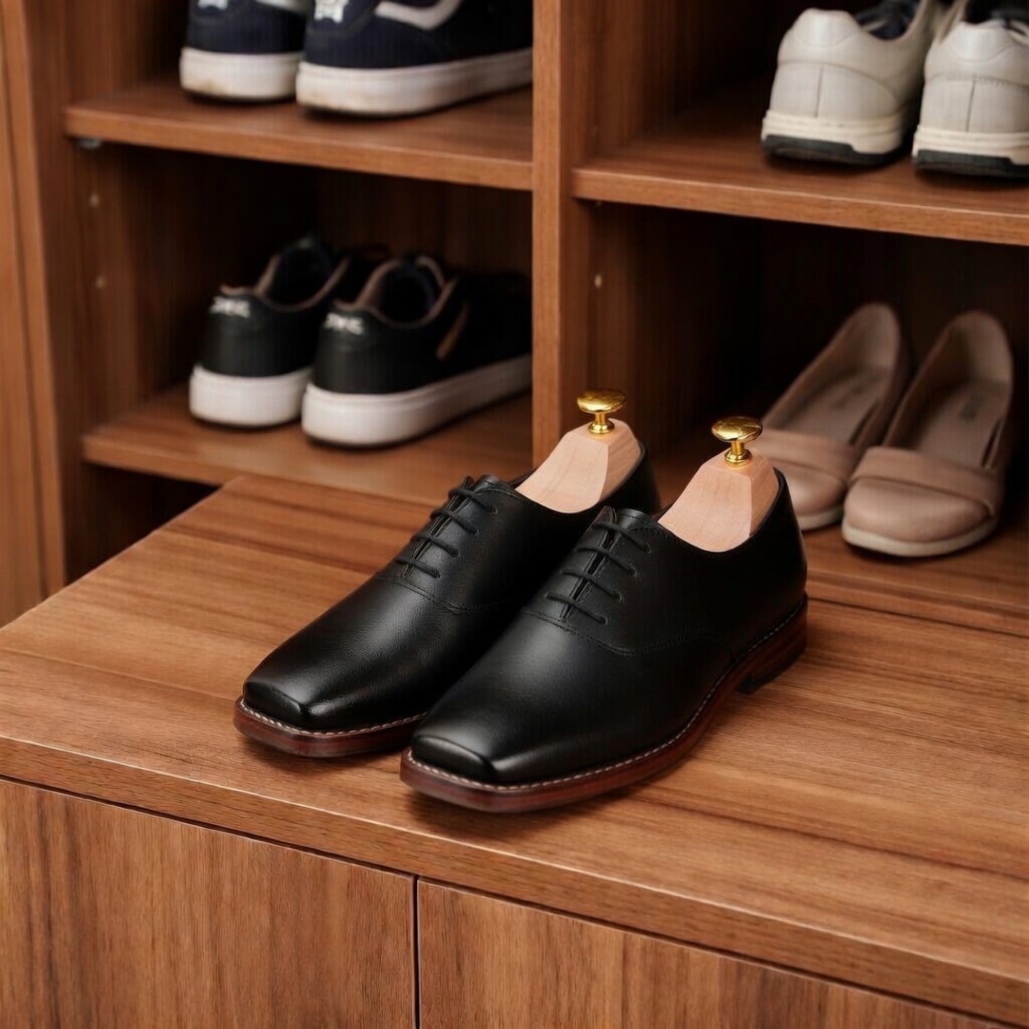 Premium Spring Polished Wooden Shoe Tree