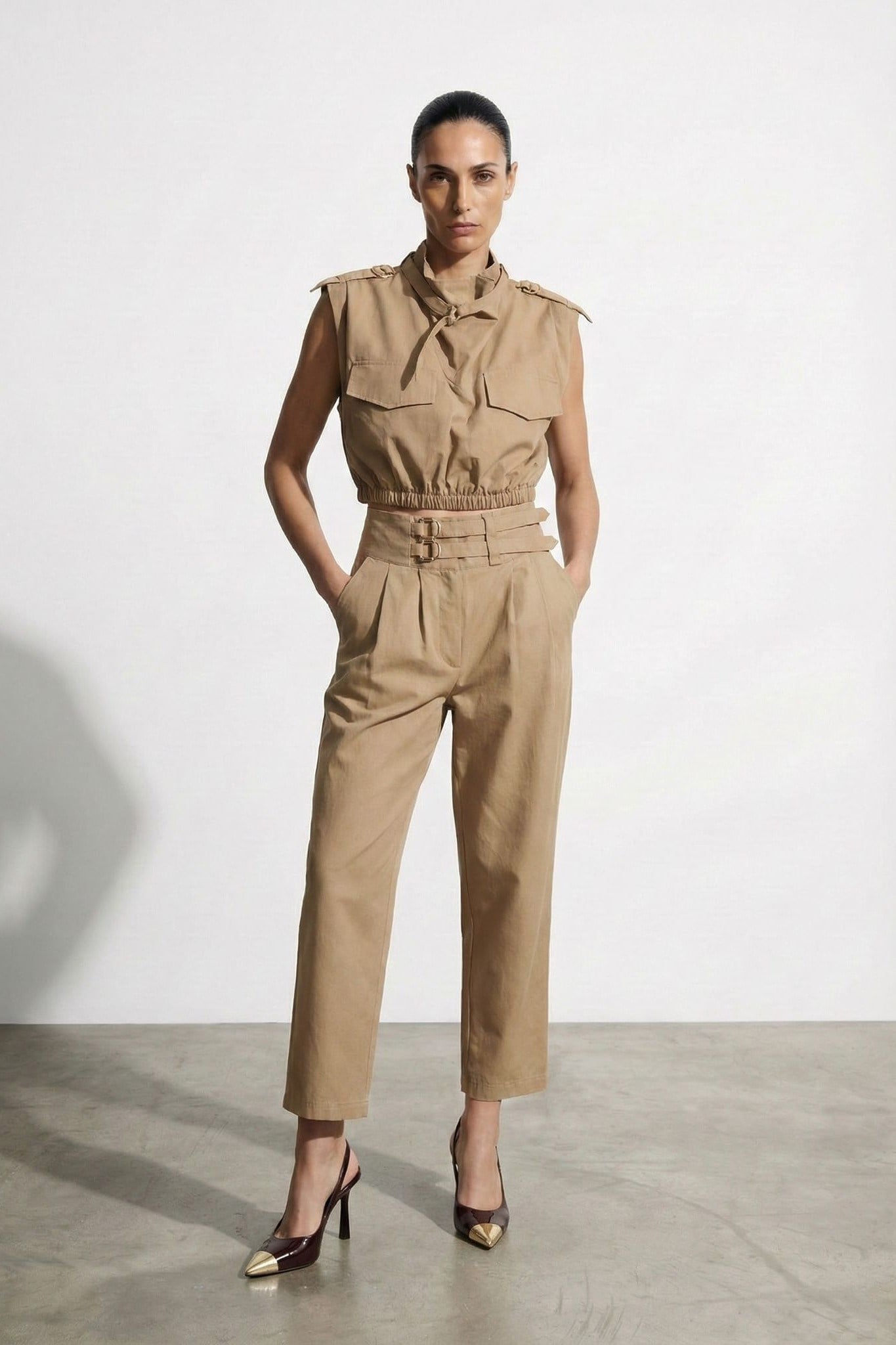 Toka Detaylı Crop Bluz Kemerli Pantolon Takım QZ01712