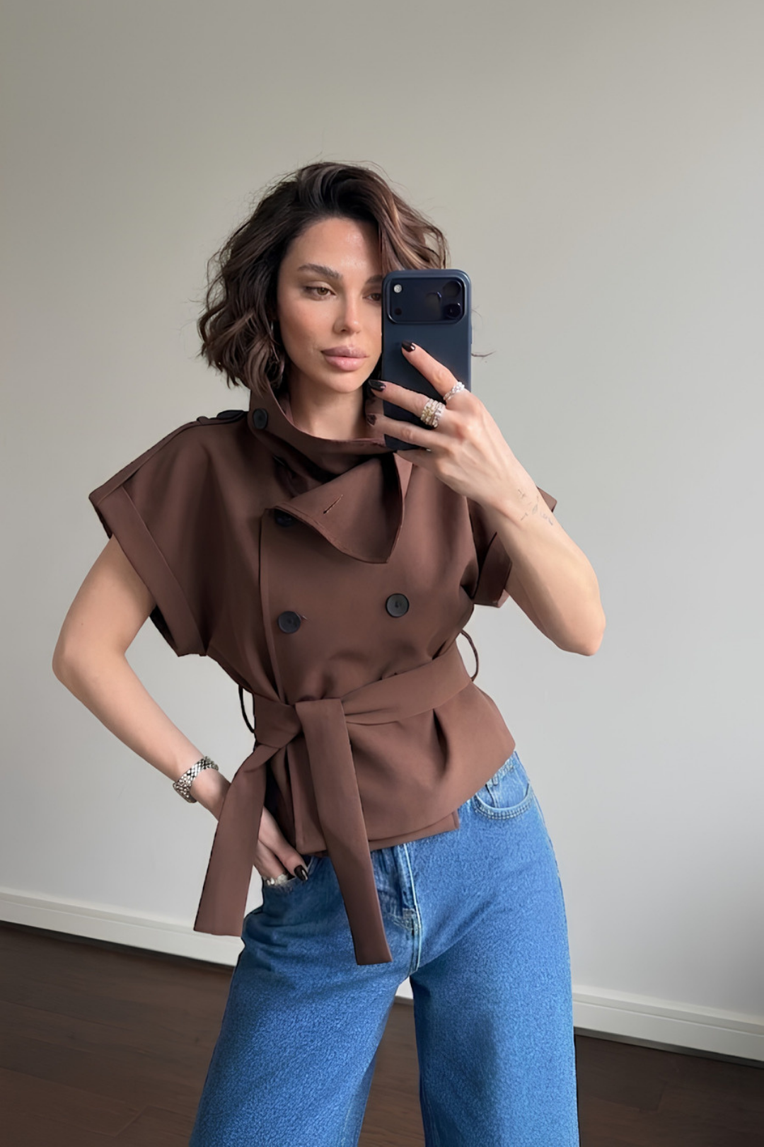 Dik Yaka Kısa Kollu Kuşaklı Kısa Trençkot HF504362