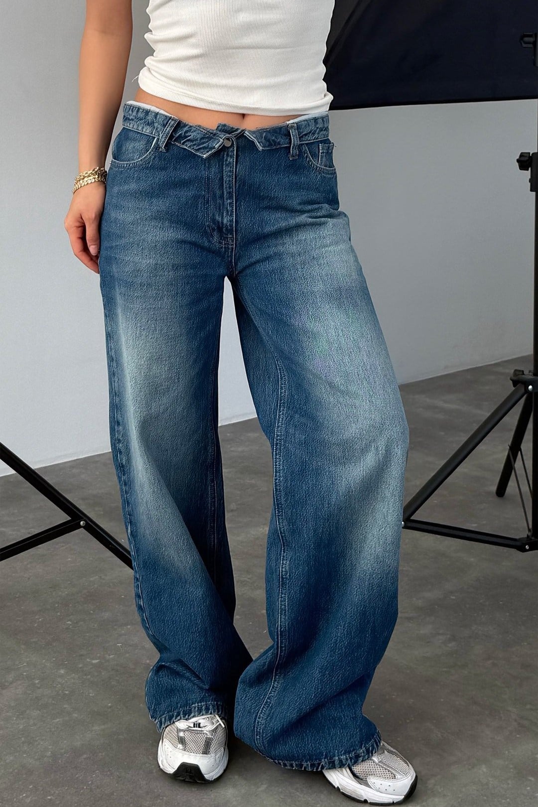 Ters Kemer Detaylı Wide Leg Jean QS261040