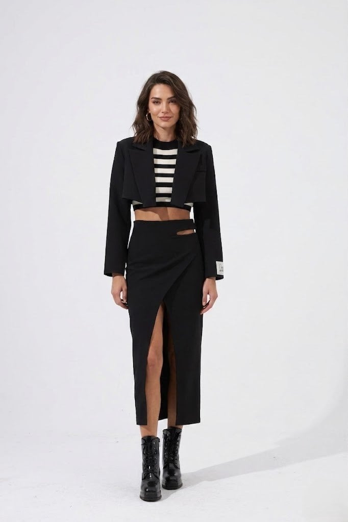 Beli Pencere Detaytlı Yırtmaçlı Etek MM105