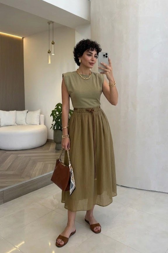 Vatka Detaylı Kolsuz Eteği Şifon Garnili Elbise PR0103