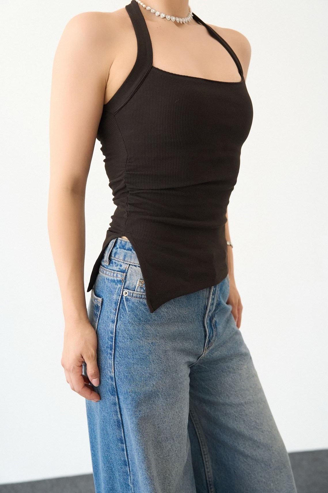 Halter Yaka Yandan Yırtmaçlı Fitilli Atlet QS261042